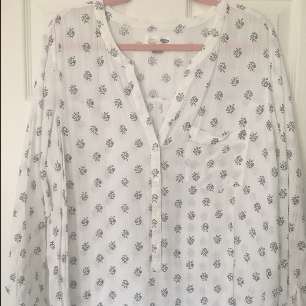 White w/black design peasant top